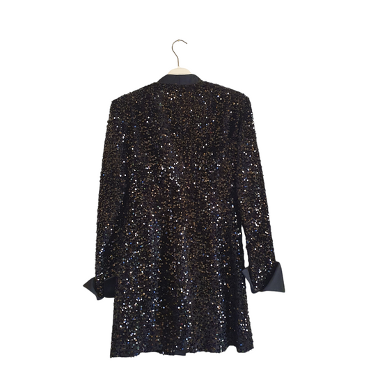Abito-blazer in paiettes nere di Giulia Nati Couture, un capo sofisticato e brillante per le donne di Fossano