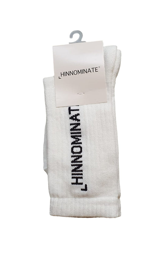 Calza Hinnominate da donna con intarsio verticale multicolore, perfetta per aggiungere un tocco originale al look. Acquistabile a Fossano.