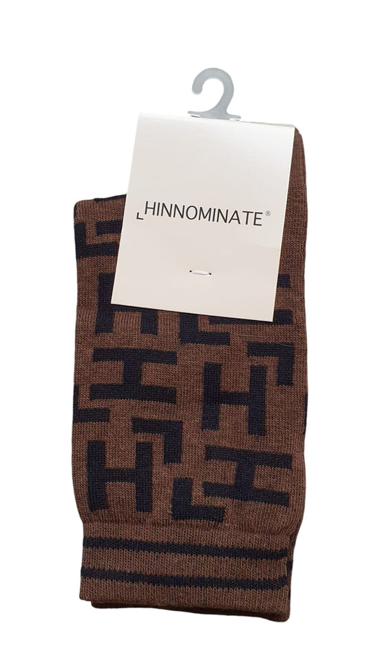 Calza Hinnominate marrone da donna con intarsio, perfetta per aggiungere un tocco originale al look. Acquistabile a Fossano.