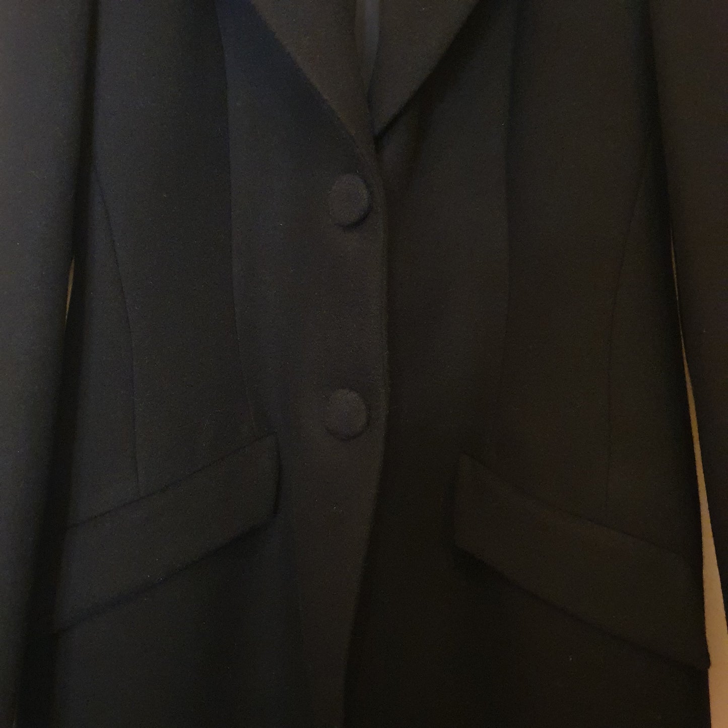 Cappotto sancrato nero Mar des Margaritas, perfetto per uno stile sofisticato e caldo a Fossano