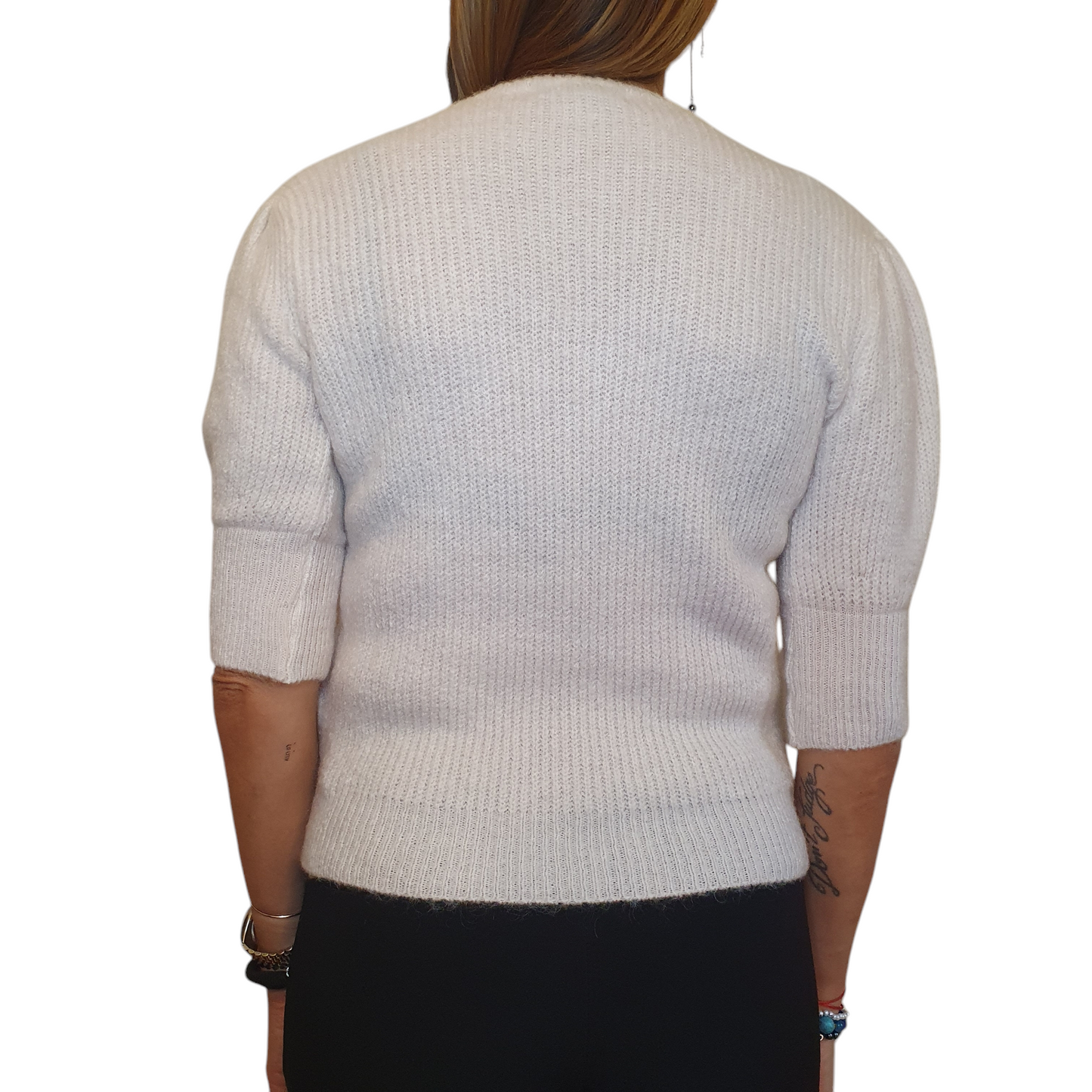 Maglia panna con scollo a V e dettagli con applicazione di Odi et Amo, per uno stile unico a Fossano