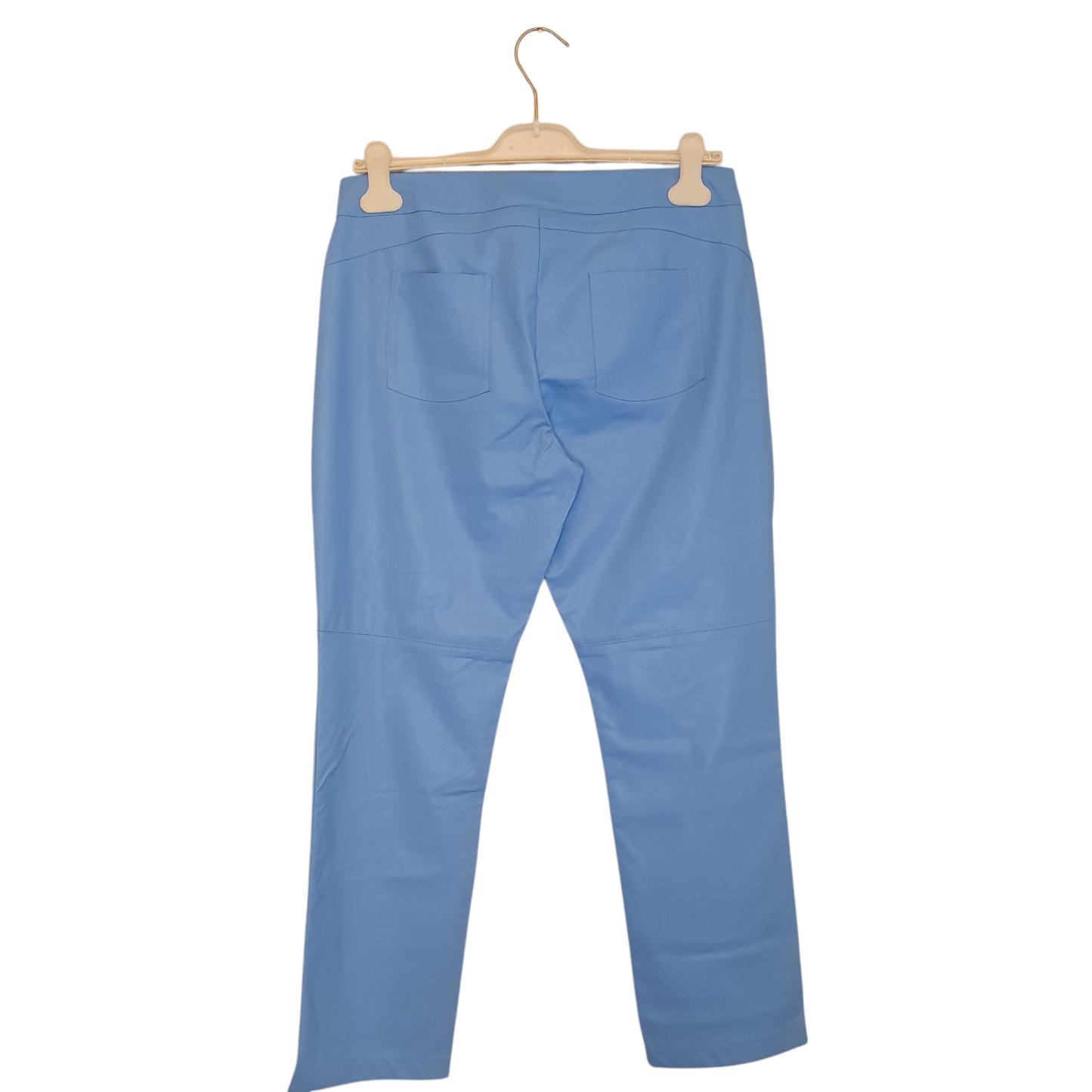 Pantaloni azzurri in similpelle della Lakoré, perfetti per un look raffinato e trendy a Fossano