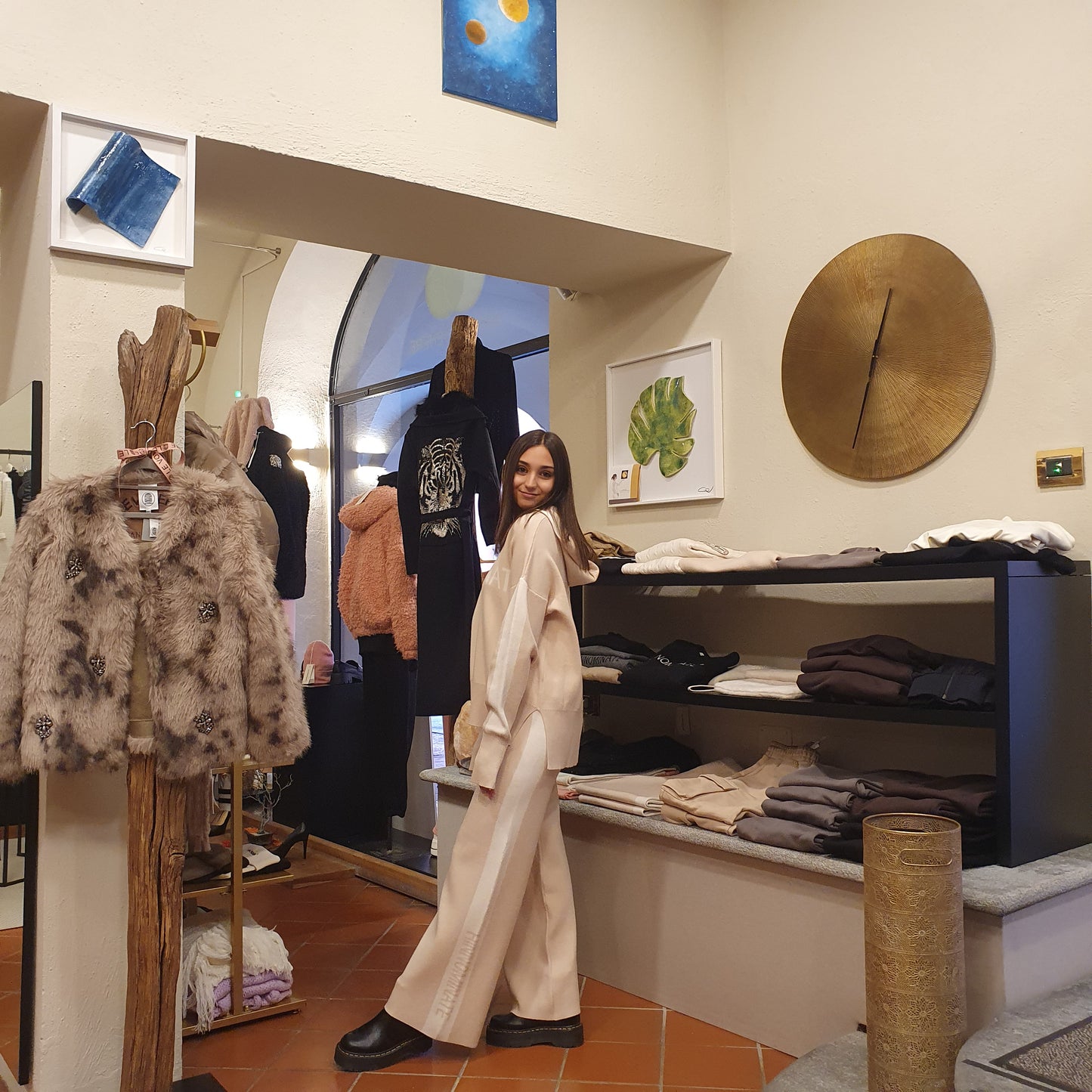 Maglia con cappuccio