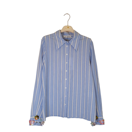 Camicia a righe con applicazione