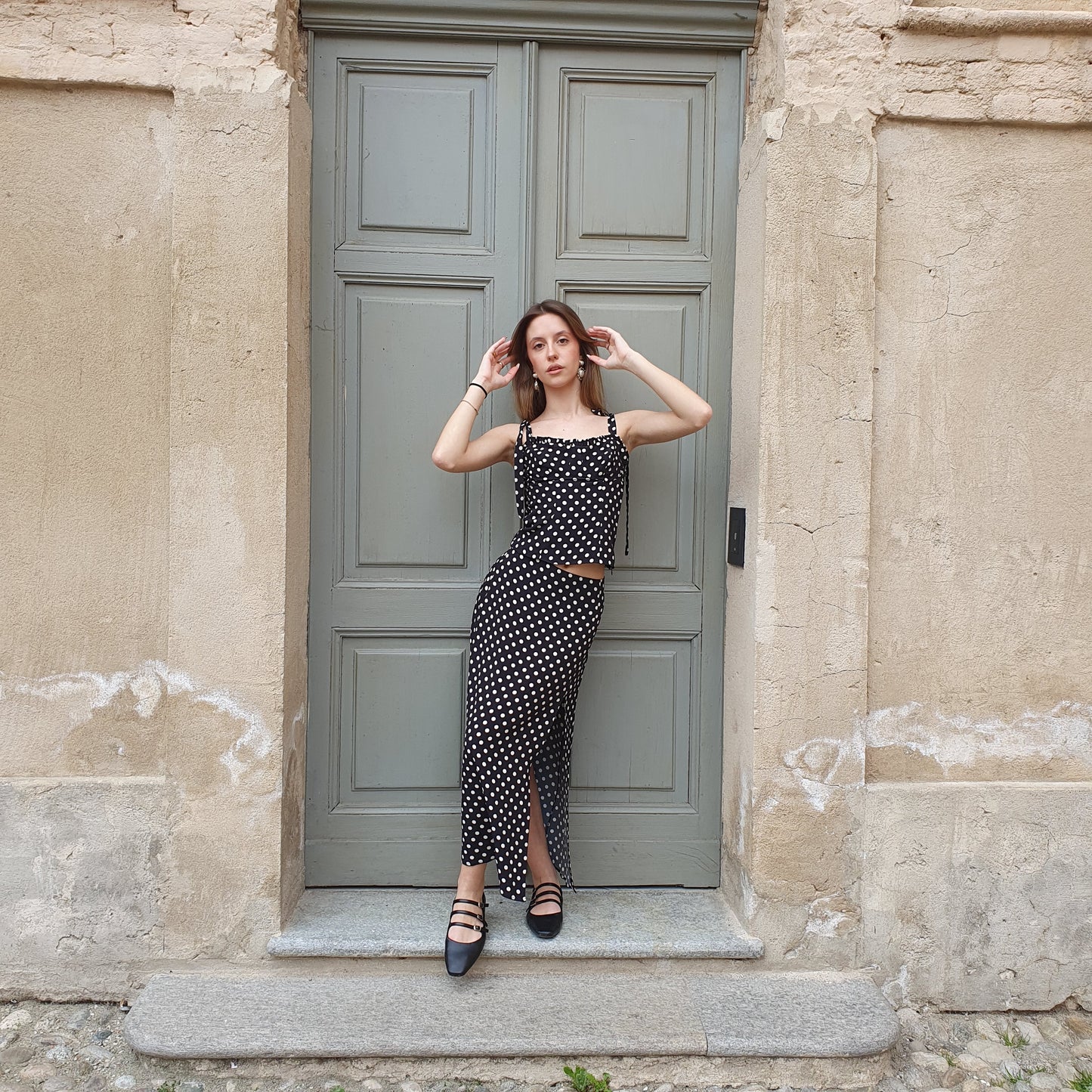 Top a pois con scollo a cuore