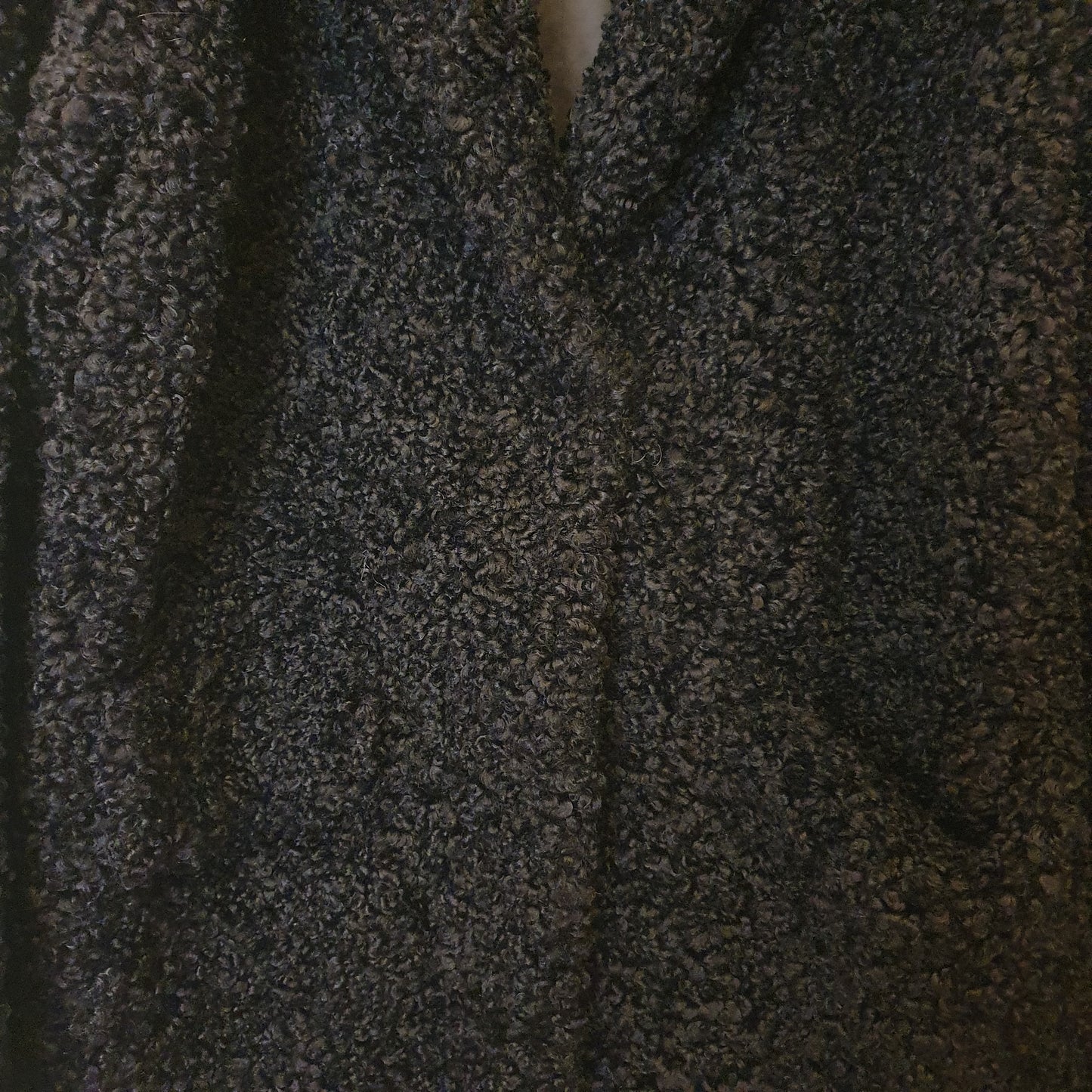 Teddy coat nero, perfetto per un inverno elegante a Fossano