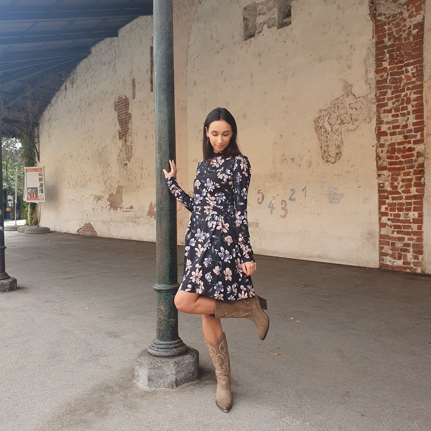 Abito corto Mar des Margaritas dolcevita a fiori ideale per un look fresco e femminile a Fossano
