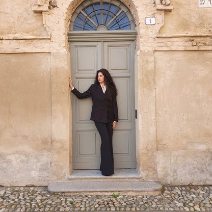 Blazer doppiopetto nero di Odi et Amo, per un look elegante e raffinato a Fossano
