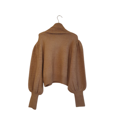 Maglione marrone crop con manica a sbuffo e collo alto di Giulia Nati Couture, perfetto per un outfit sofisticato a Fossano