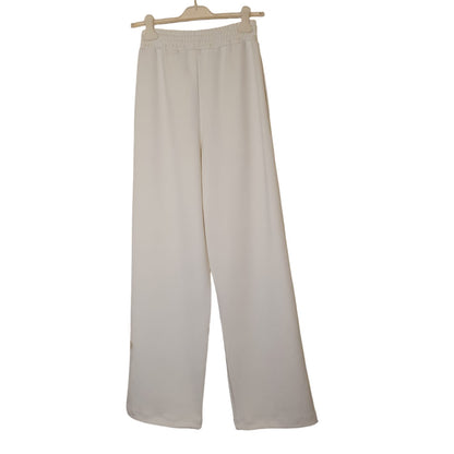 Pantalone da donna beige dritto ottimo per creare outfit comodi e di tendenza venduto a Fossano