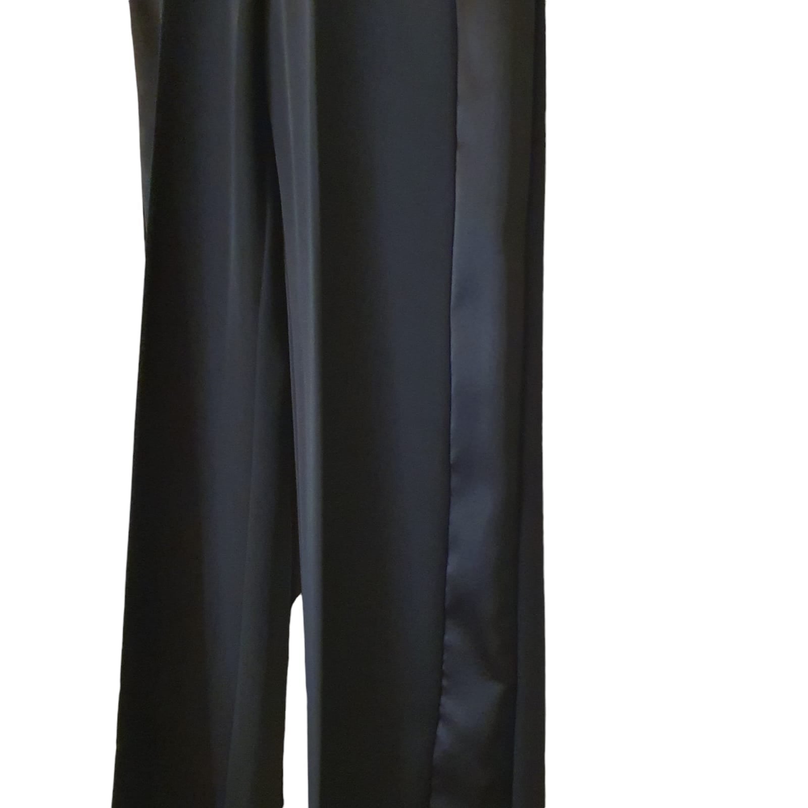 Pantalone tecnico nero con banda laterale e taglio dritto ideale per look formali o casual disponibile nel negozio di Fossano.