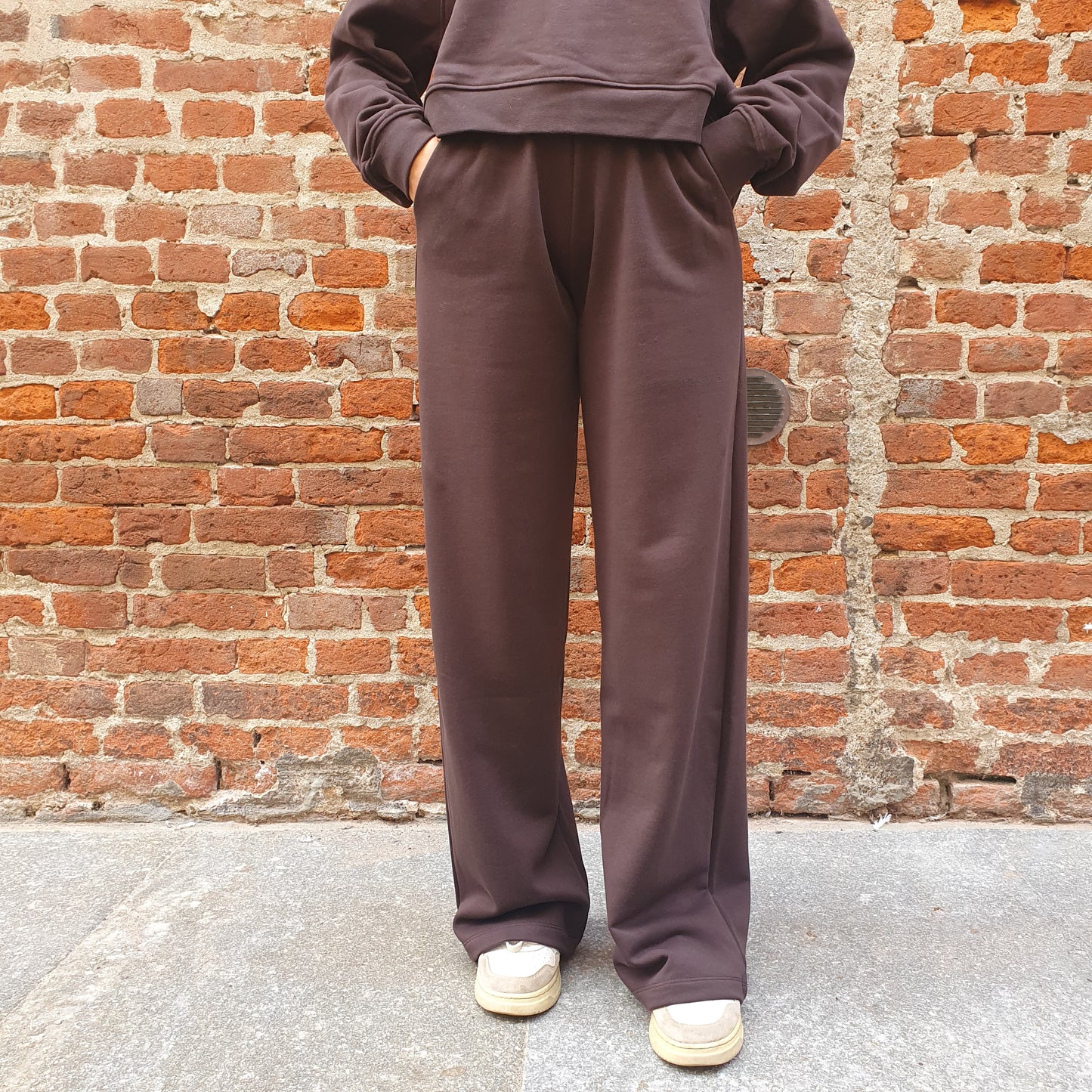 Pantalone dritto in felpa con stampa Hinnominate per comfort e stile a Fossano