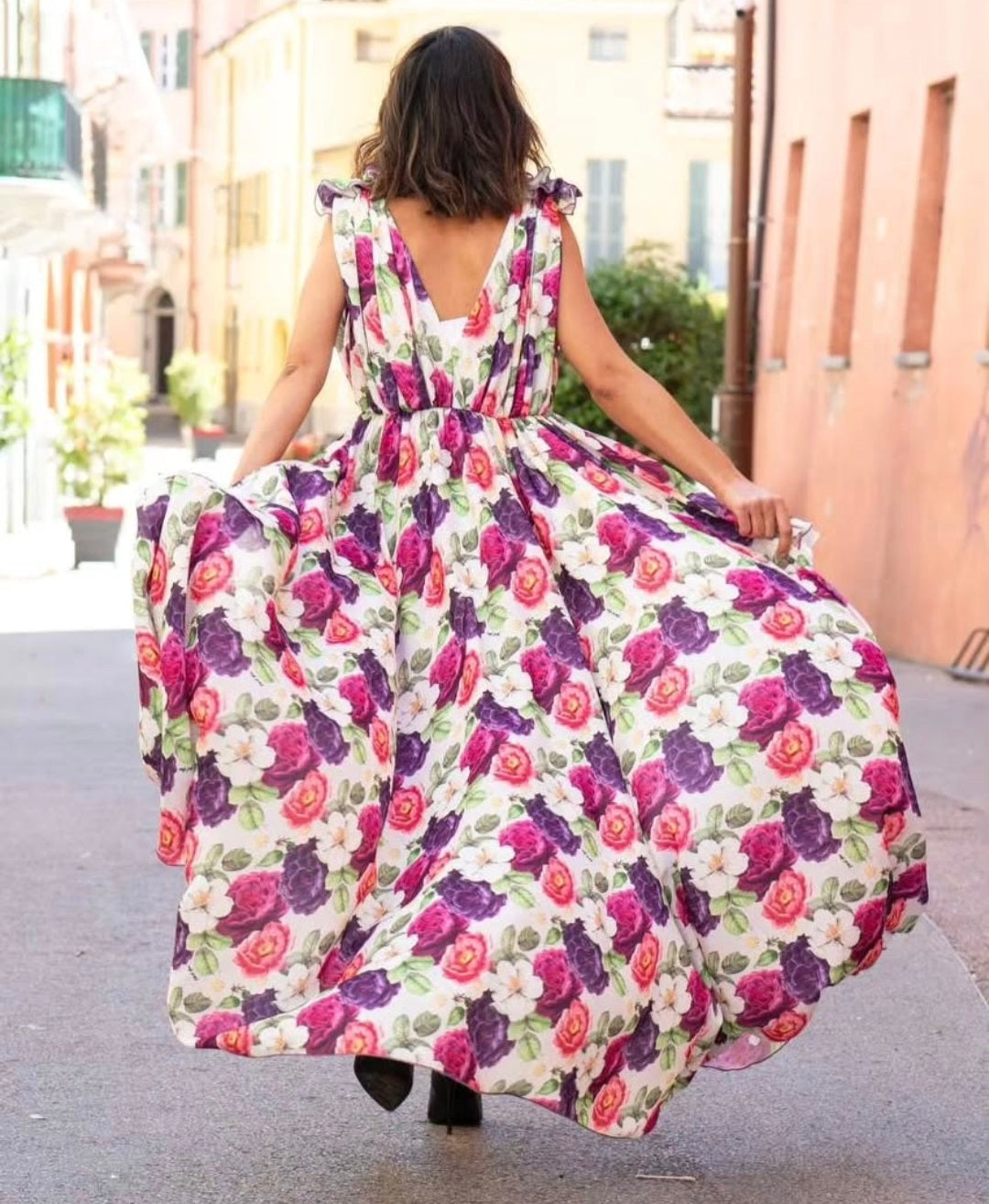 Abito asimmetrico a fiori