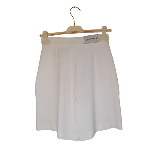 Bermuda bianche hinnominate