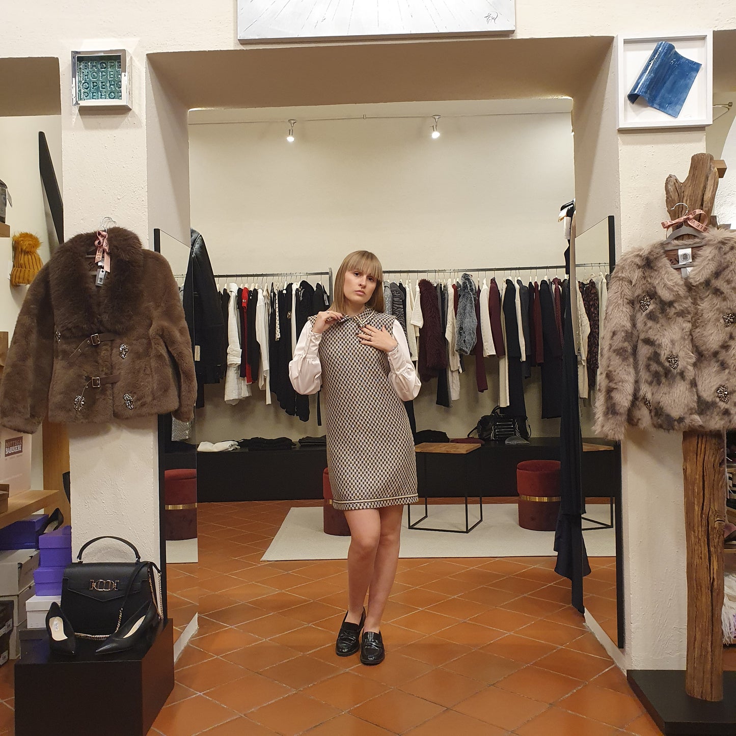 Abito con inserti metallizzati