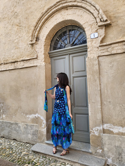 Blusa a pois con fiocco blu