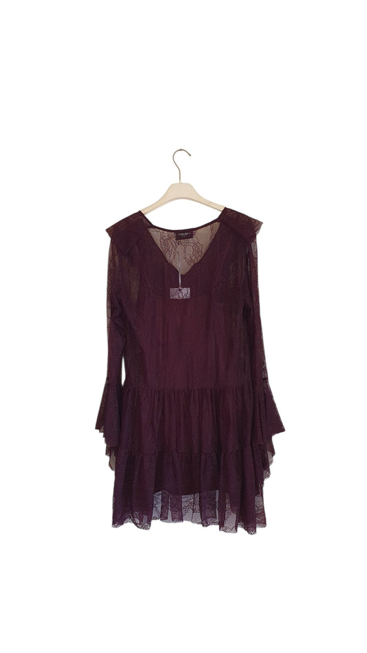 Abito in pizzo nosecrets