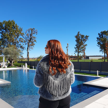 Ecopelliccia grigia con frange