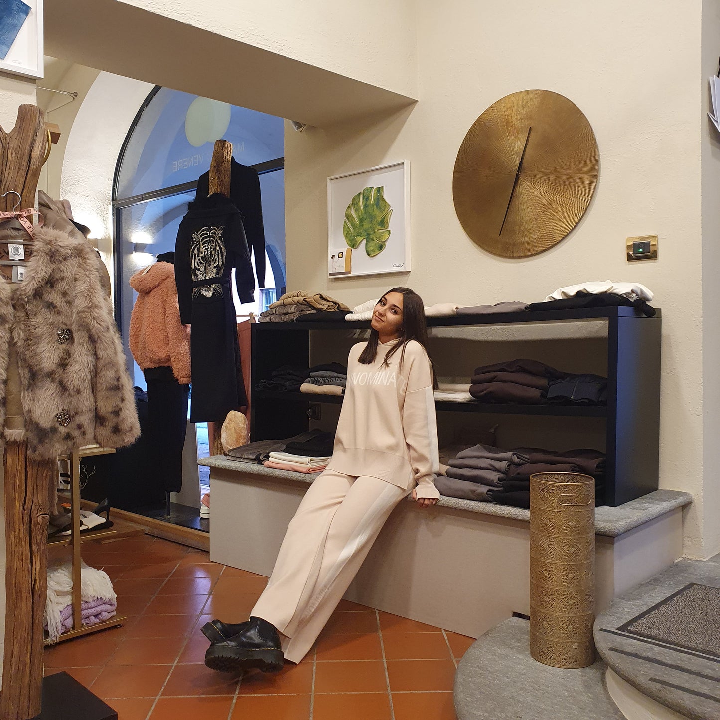 Maglia con cappuccio