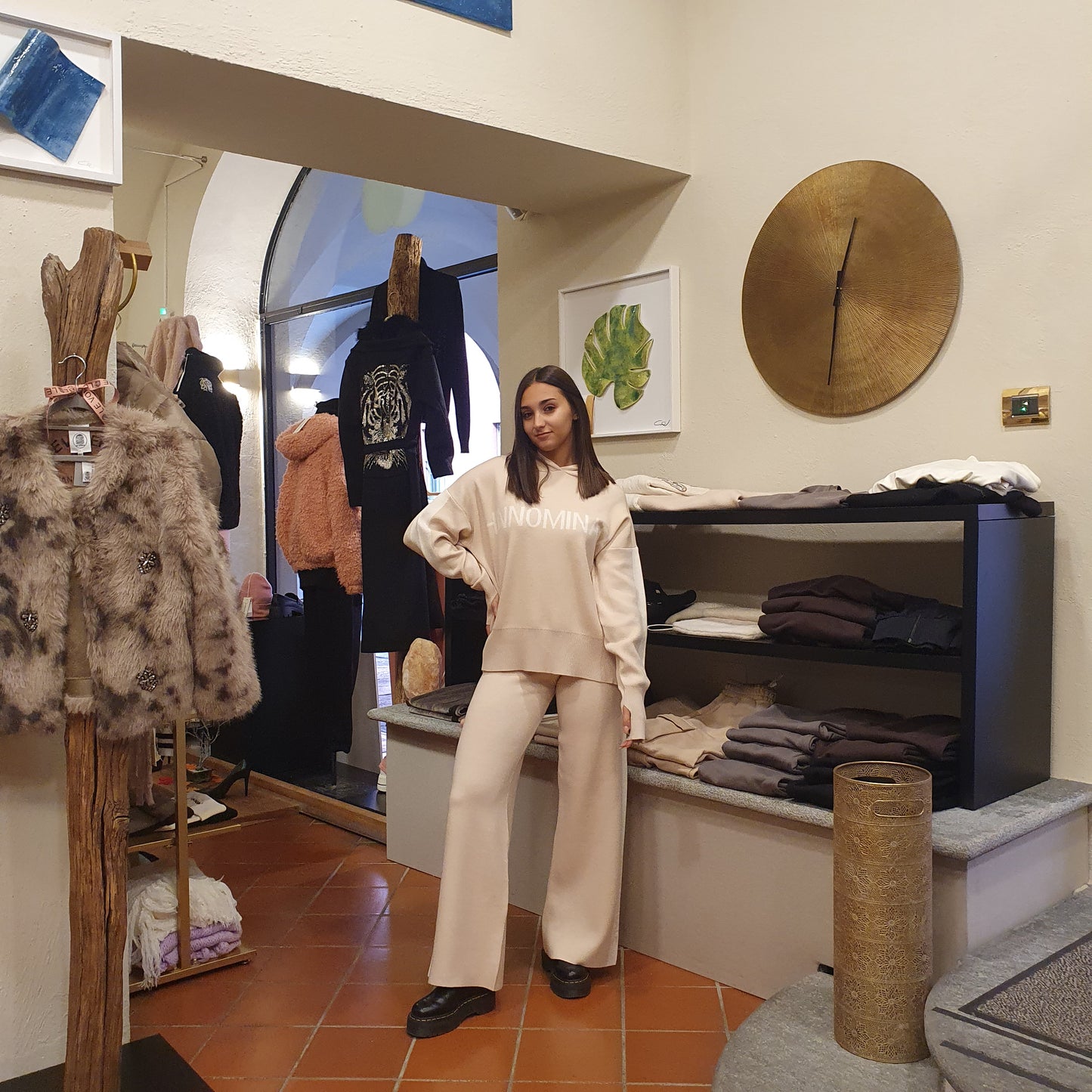 Maglia con cappuccio