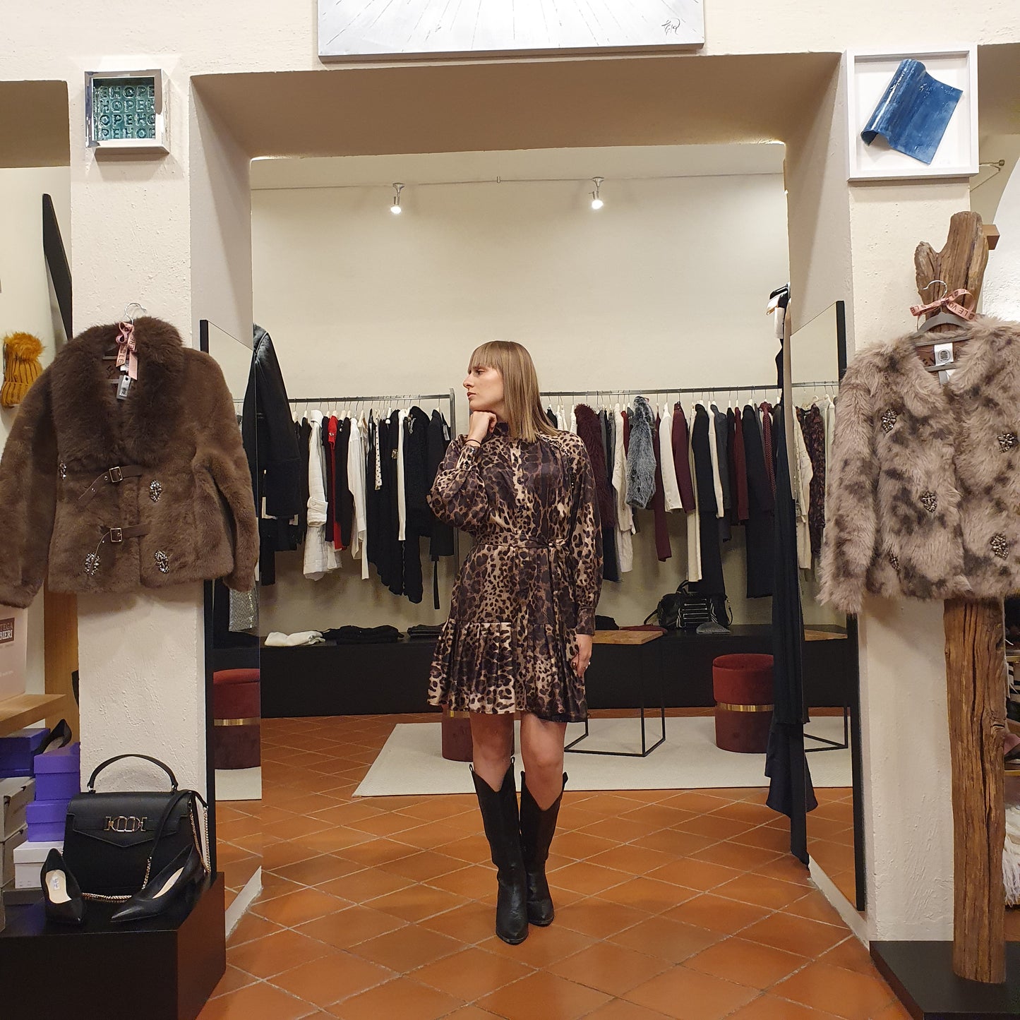 Abito maculato odi et amo