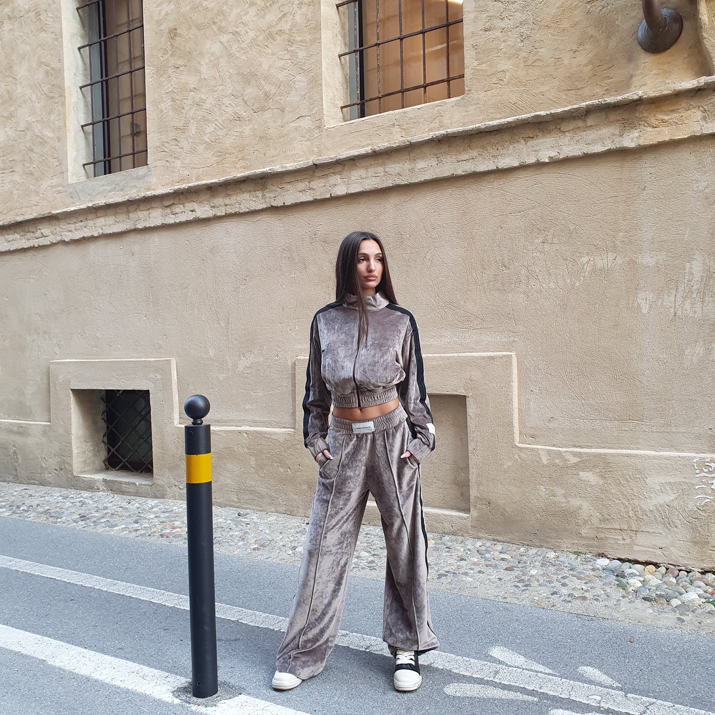 Felpa con zip in ciniglia