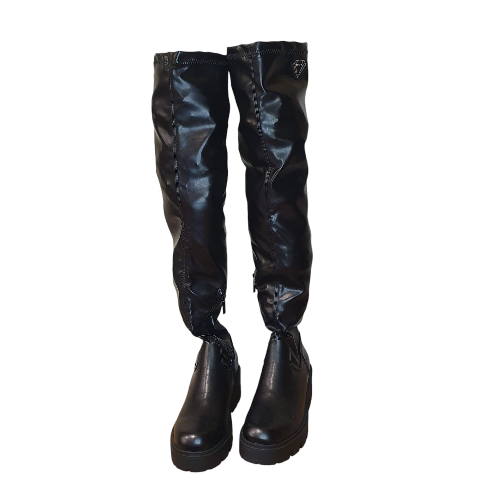 Stivale in pelle nera, perfetto per serate eleganti o eventi speciali. Disponibile a Fossano.