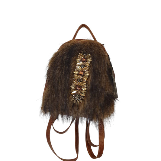 Zainetto marrone da donna un accessorio trendy e confortevole disponibile nel negozio di Fossano.
